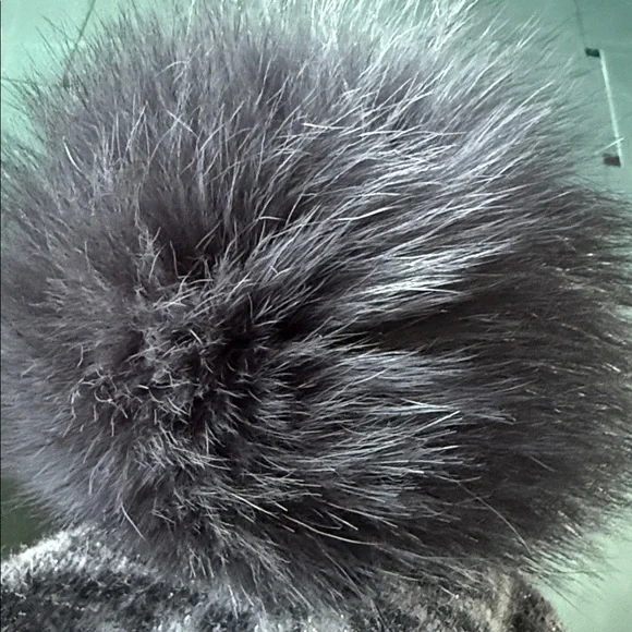 Sofia Cashmere Gray Leopard Print Pom-Pom Hat 80%Cashmere 20  display picture 1